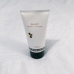Marc Jacobs Daisy Luminous Body Lotion